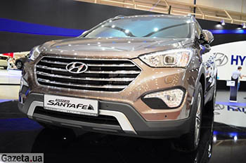 Hyundai Grand Santa Fe презентовали в рамках автосалона SIA`2013