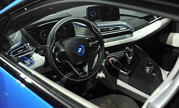В Сеть попали первые фото серийной версии гибридного BMW i8