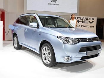 Mitsubishi начала продажи гибридного Outlander