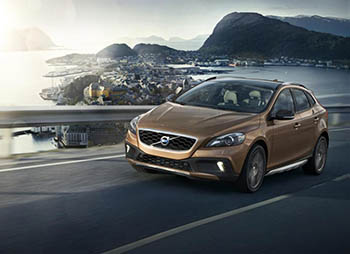 Названы цены на новый кроссовер Volvo V40